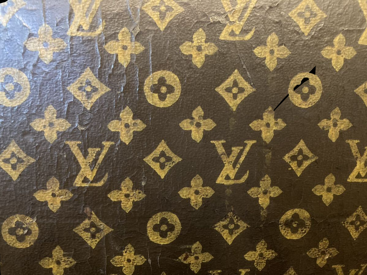 Louis Vuitton 1920s trunk with painted Japanese flag, view 9 of 10