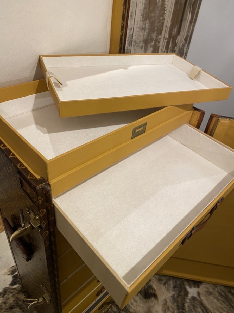 Louis Vuitton 1930s wardrobe trunk No. 160990, view 4 of 9