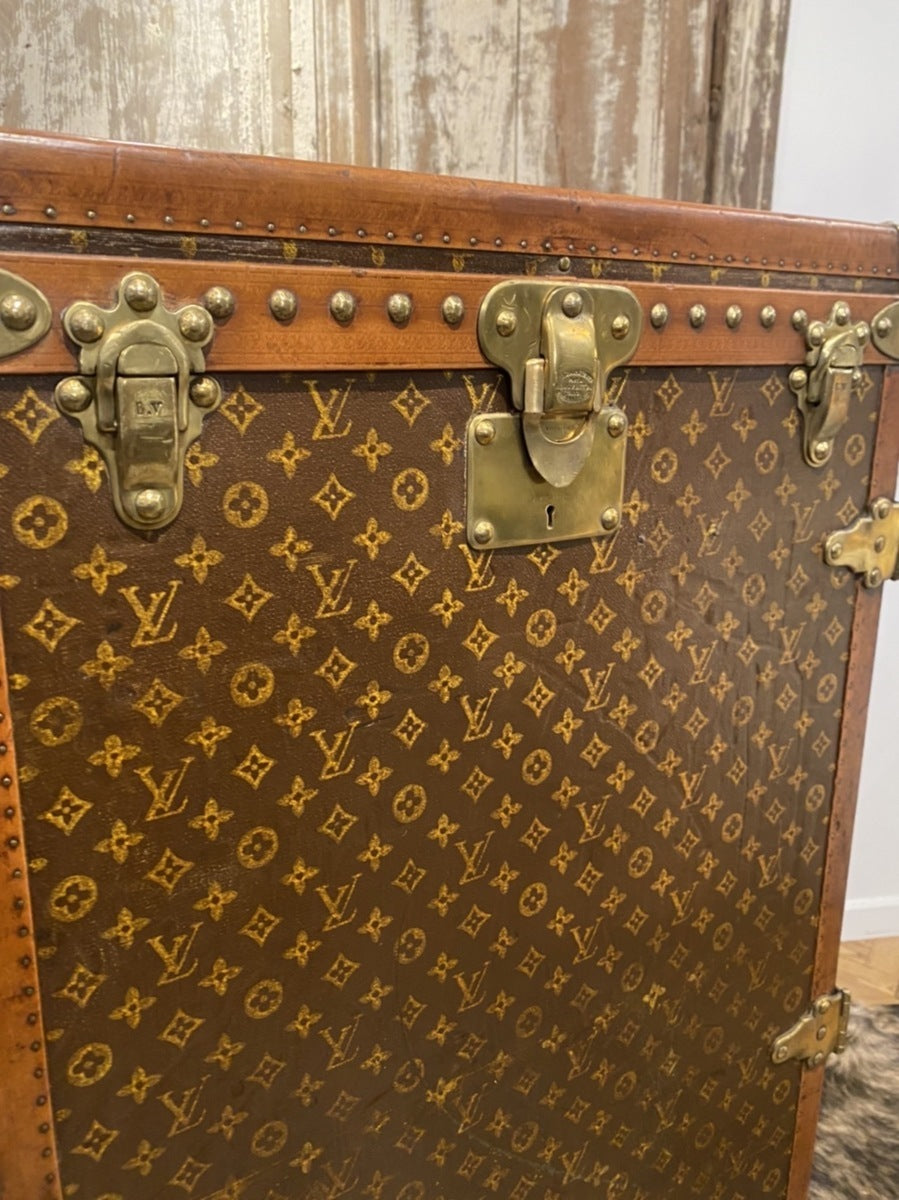 Louis Vuitton 1930s wardrobe trunk No. 160990, view 7 of 9