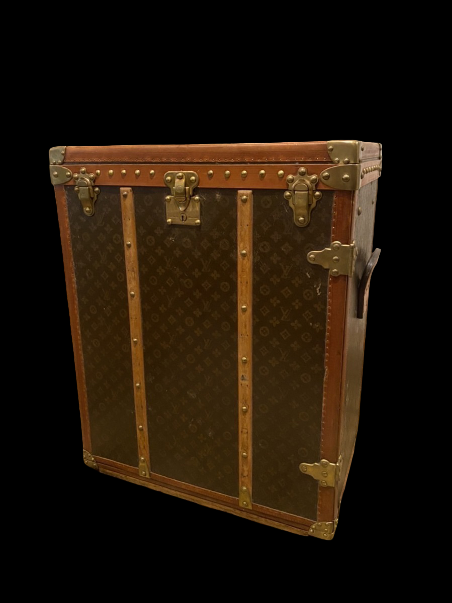 Louis Vuitton Monogram Wardrobe Dresser Trunk, Circa 1930, France, Vertical Travel Cabinet with Four Drawers