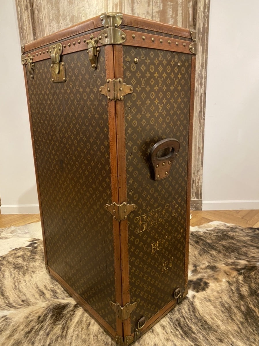 Louis Vuitton 1930s multi-drawer wardrobe trunk, view 4 of 9