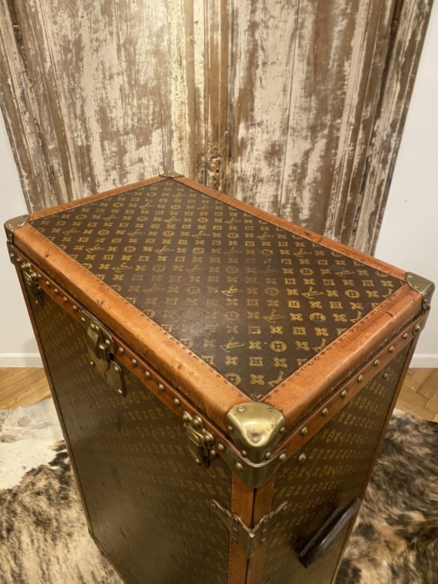 Louis Vuitton 1930s multi-drawer wardrobe trunk, view 6 of 9