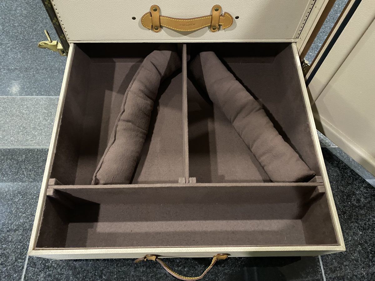 Louis Vuitton Secretaire Linge M11010 wardrobe trunk, view 6 of 10