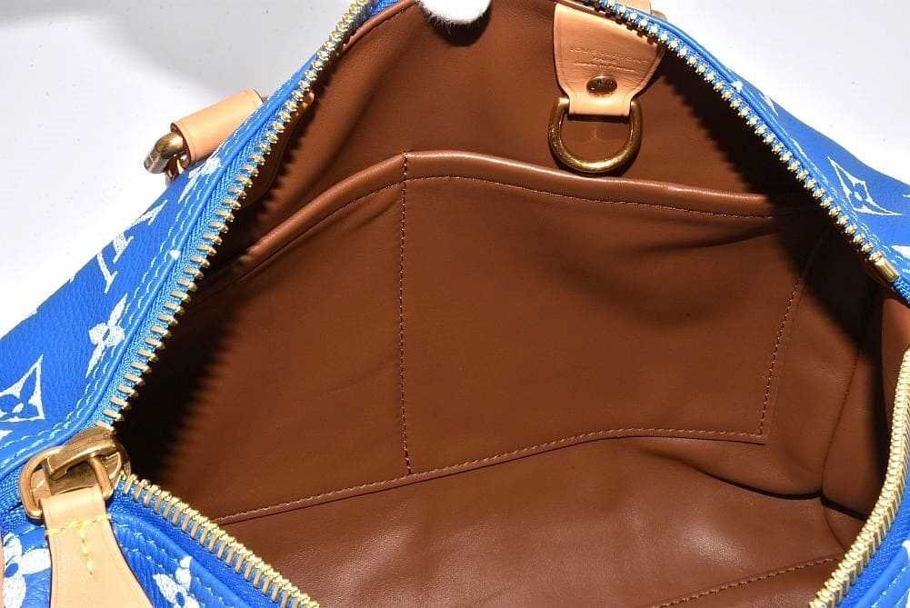 Louis Vuitton Speedy P9 Bandoulière 30 in blue, view 5 of 9