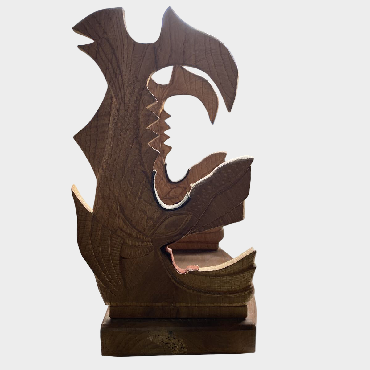 Hand-Carved Wooden Katana Stand with Shachihoko Motifs — Japanese Sword Display Rack, Natural Wood, Showa–Heisei Period