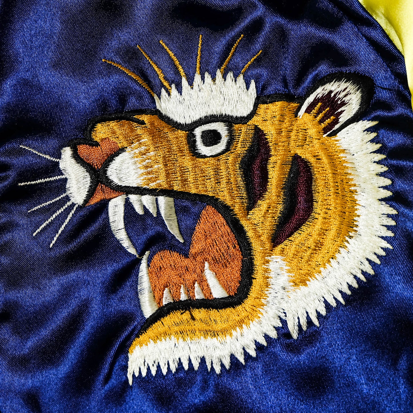 Classic Japanese Japan Okinawa Island Map Blue Yellow Tiger Dragon Tattoo Art Design Embroidered Embroidery Reversible Sukajan Souvenir Sukajum Skajum Tattoo Art Design Yokosuka Jumper Bomber Jacket ( Size : M - L )