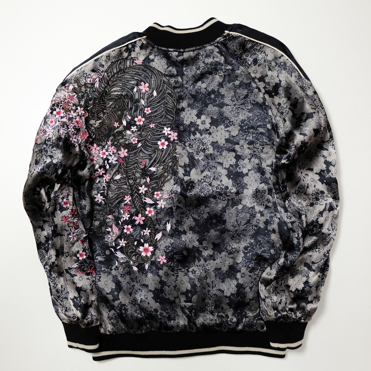 DOPE MAXIMALIST Miyabi Musubi Sukajan Jacket Zenbu Samurai Musha Warrior & Sakura Cherry Blossoms Tattoo Embroidery | Souvenir Jacket Japan