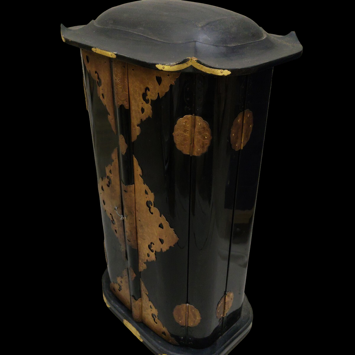 Edo-Meiji Period Amida Nyorai with Kannon Bosatsu and Seishi Bosatsu Triad (Zenko-ji style) Zushi Portable Shrine