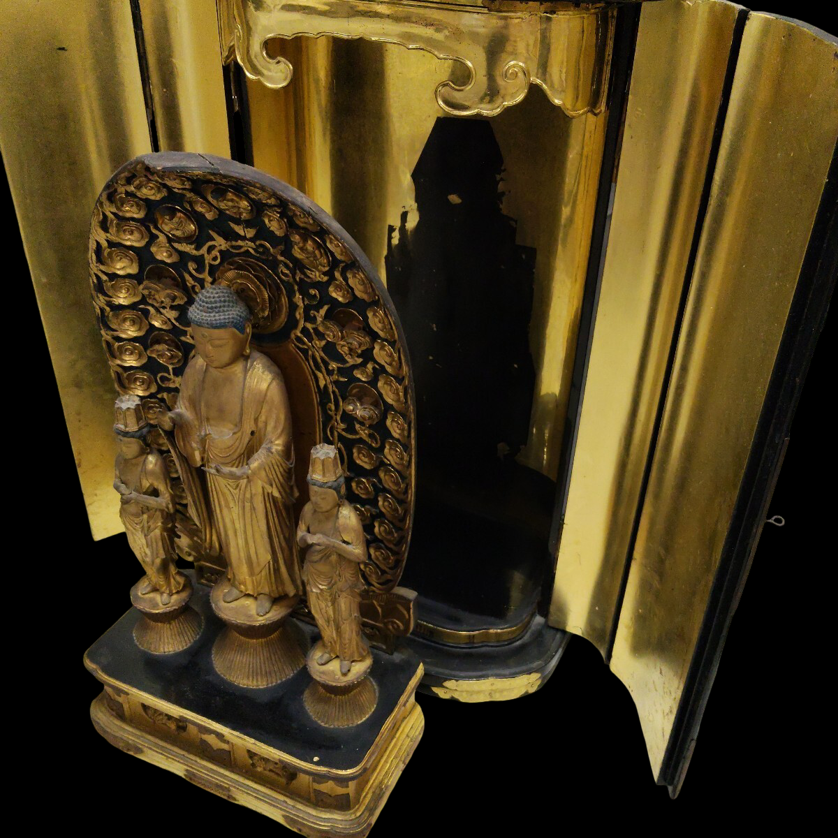 Edo-Meiji Period Amida Nyorai with Kannon Bosatsu and Seishi Bosatsu Triad (Zenko-ji style) Zushi Portable Shrine